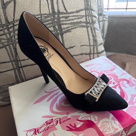 New shoes - Picture 1 of 1